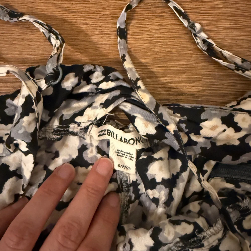 Billabong Black and Cream Floral Jumpsuit - Picture 4 of 4